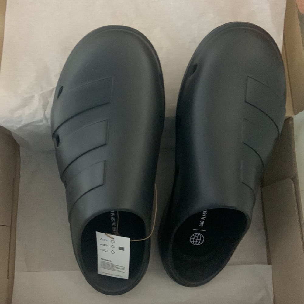 Men's Adidas Clogs - US 11 Carbon/Core Black - Picture 4 of 6